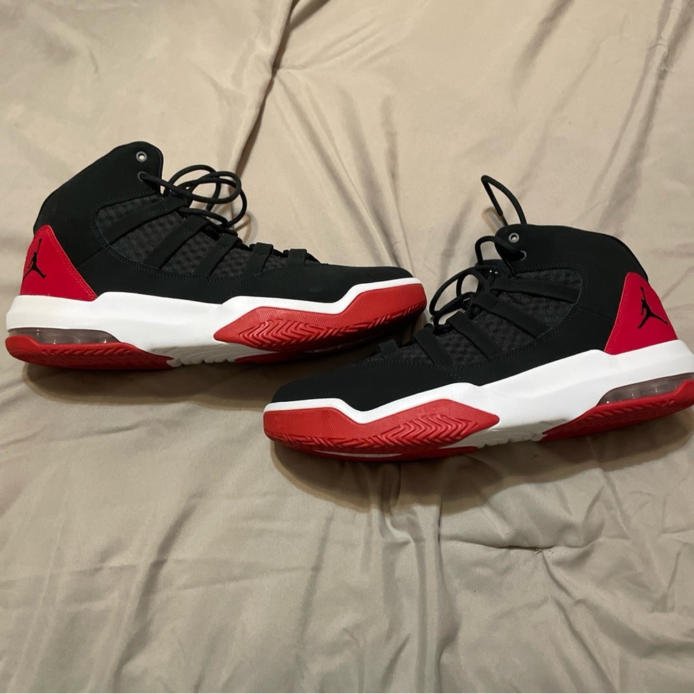 Jordan Max Aura Bred